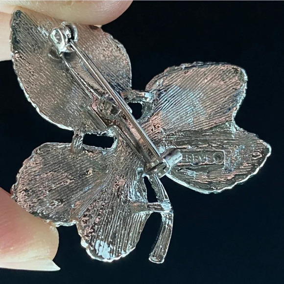 Gerrys Signed Vintage Silver Tone Leaf Brooch Pin - Picture 6 of 7